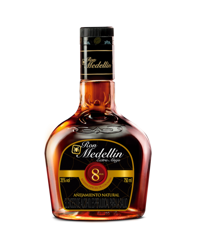 Ron Medellín añejo 8 años 700 ml.