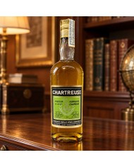 Chartreuse Liqueur 55º botella antigua de colección